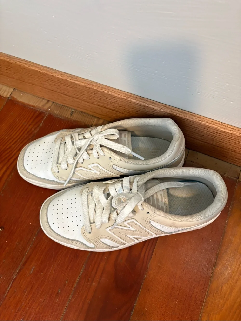 New Balance Womens White and Beige Low-Top Sneakers